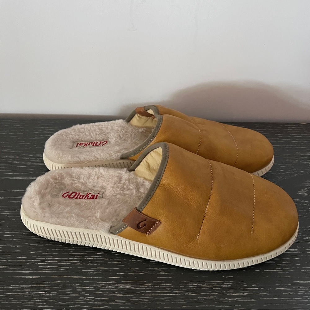 Men’s Size US 10 Olukai mules/slip on shoes Tan Leather *Used*